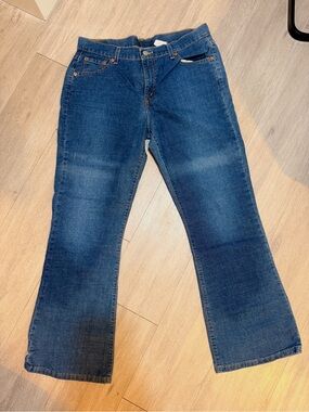 Levi's Women's Mid Blue Mid Rise Bootcut Short Jeans
